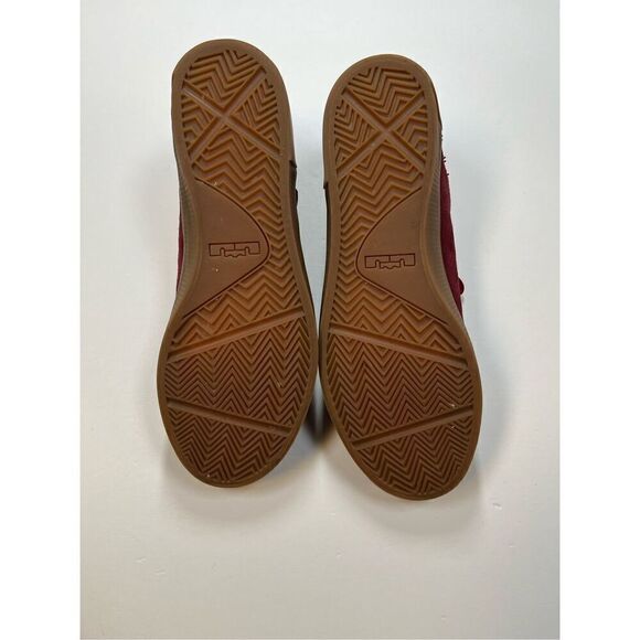 Nike LeBron 13 Lifestyle Cavaliers Team Red Gold Emblem Shoe 806396-600 Size 11 - Picture 4 of 10